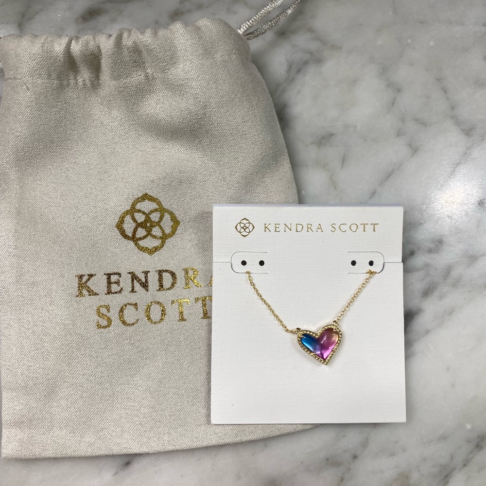 Kendra Scott heart necklace